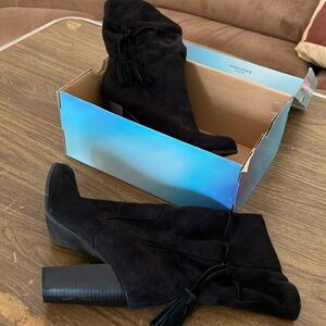 Black heeled boots size 8 1/2 preowned like new